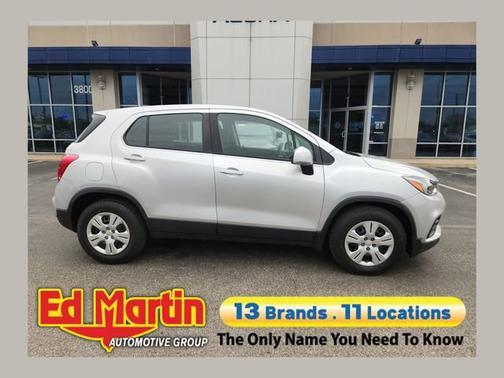 Silver Ice Metallic 2018 Chevrolet Trax LS