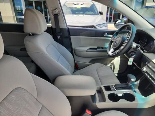 Black Cherry 2022 Kia Sportage LX