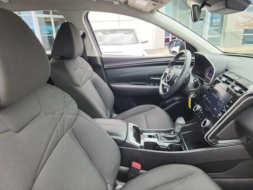 Quartz White 2022 Hyundai TUCSON SE