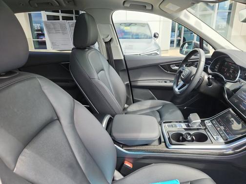 2024 Audi Q7 Premium Plus