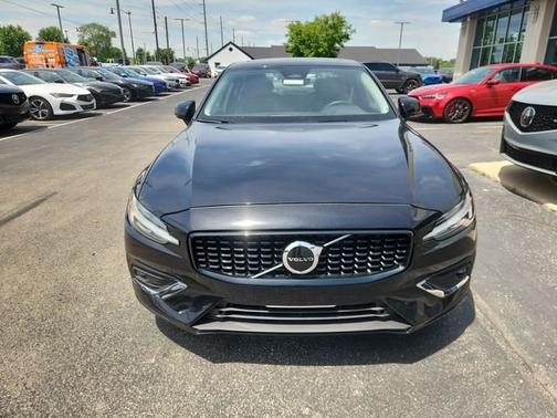 Black 2024 Volvo S60 Core Dark Theme