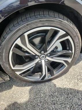 Black 2024 Volvo S60 Core Dark Theme