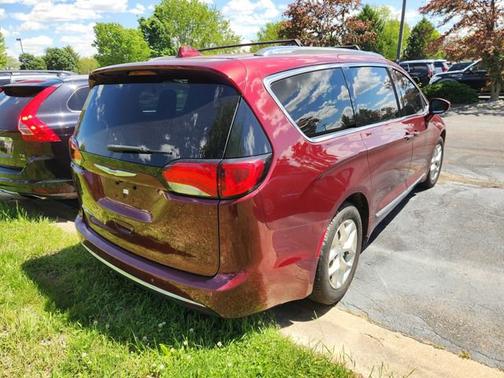 Velvet Red Pearlcoat 2020 Chrysler Pacifica Touring L