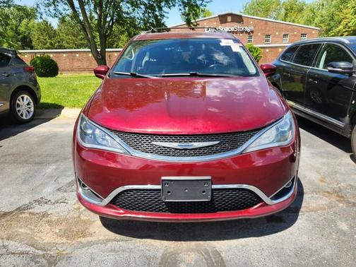 Velvet Red Pearlcoat 2020 Chrysler Pacifica Touring L