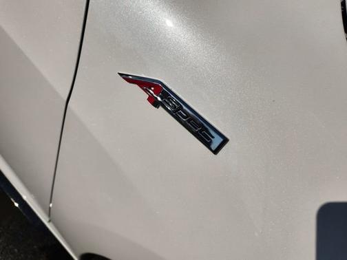 Platinum White Pearl 2026 Acura Integra w/A-Spec Technology Package
