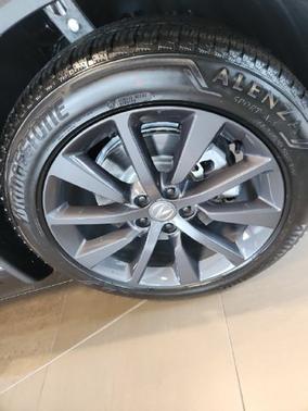 Platinum White Pearl 2026 Acura MDX w/A-Spec Package