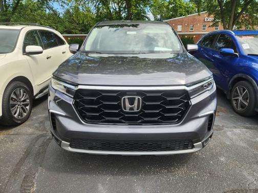 Lunar Silver Metallic 2025 Honda Pilot Touring