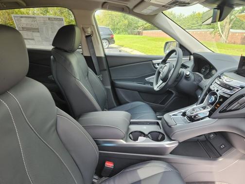 2025 Acura RDX w/Technology Package