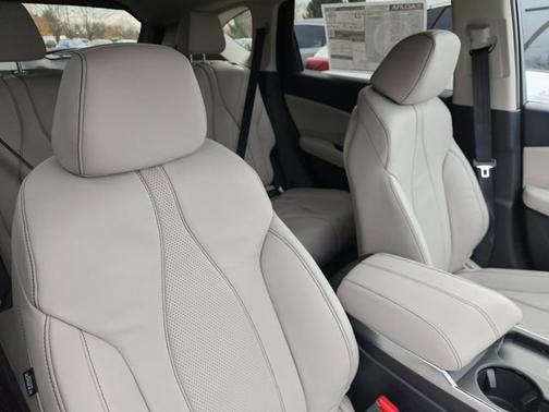 Platinum White Pearl 2026 Acura RDX w/Technology Package