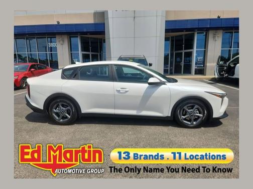 Snow White Pearl 2025 Kia K4 LXS