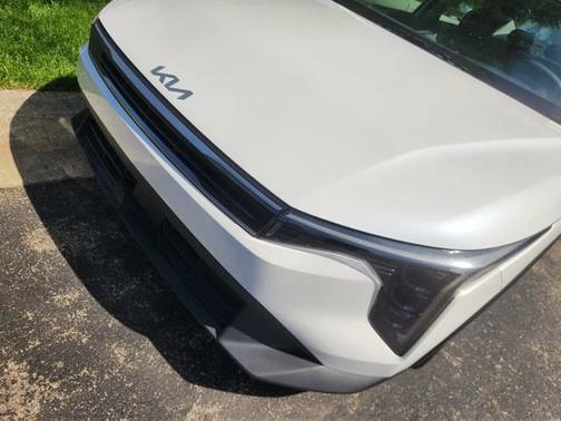 Snow White Pearl 2025 Kia K4 LXS