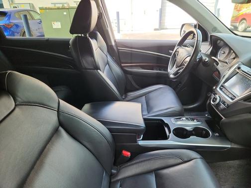 2016 Acura MDX 3.5L w/Advance Package