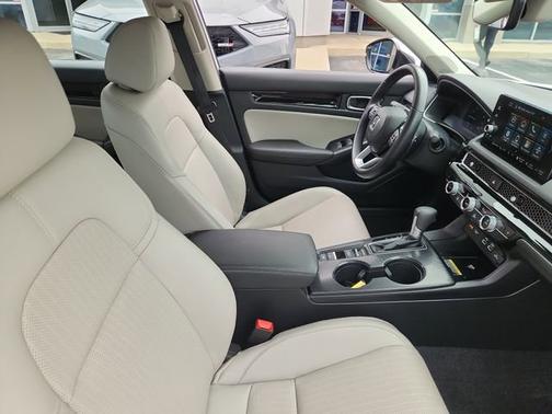 White 2024 Honda Civic Touring