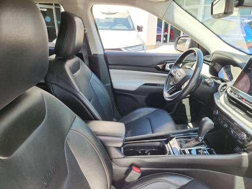 Bright White Clearcoat 2022 Jeep Compass Limited