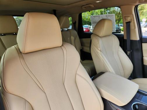 2025 Acura MDX w/Technology Package