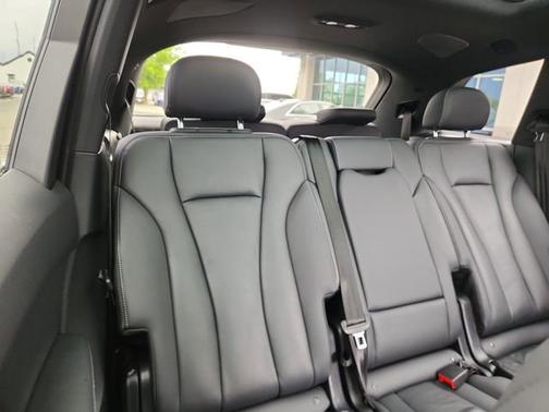 White 2025 Audi Q7 Premium Plus