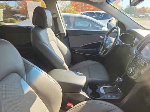 2017 Hyundai SANTA FE SE Ultimate