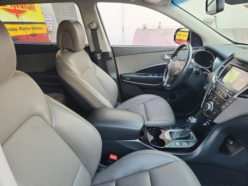 2017 Hyundai SANTA FE SE Ultimate