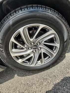 Red Carpet 2021 Lincoln Aviator Standard