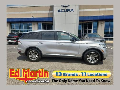 Red Carpet 2021 Lincoln Aviator Standard