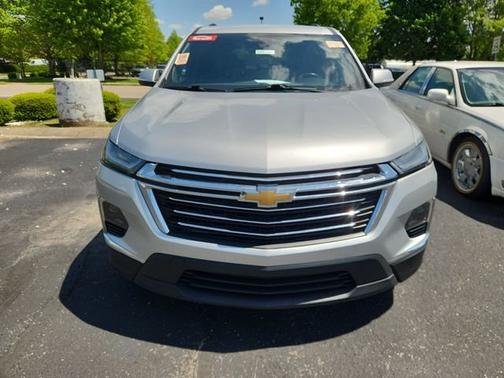 Silver Ice Metallic 2022 Chevrolet Traverse LT Leather