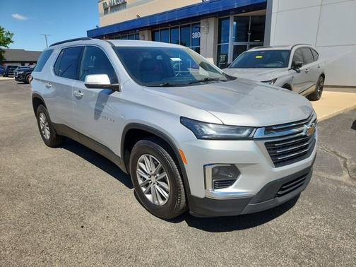 Silver Ice Metallic 2022 Chevrolet Traverse LT Leather
