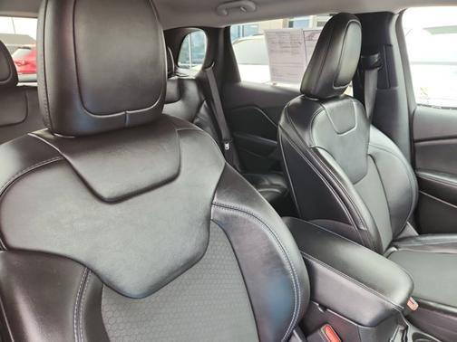 2021 Jeep Cherokee Latitude Plus