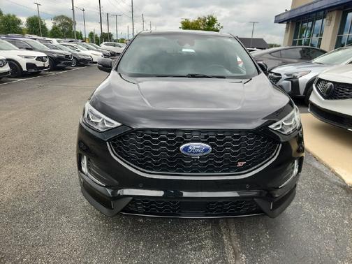 Black Metallic 2022 Ford Edge ST
