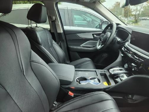 White 2025 Acura MDX w/Technology Package