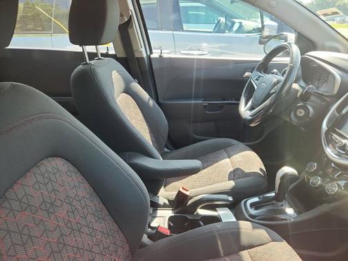 2017 Chevrolet Sonic LT