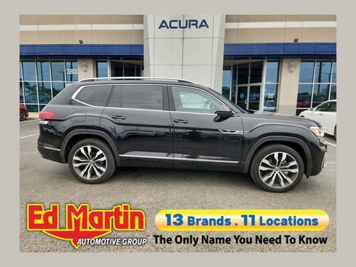 Deep Black 2022 Volkswagen Atlas 3.6L V6 SEL Premium R-Line