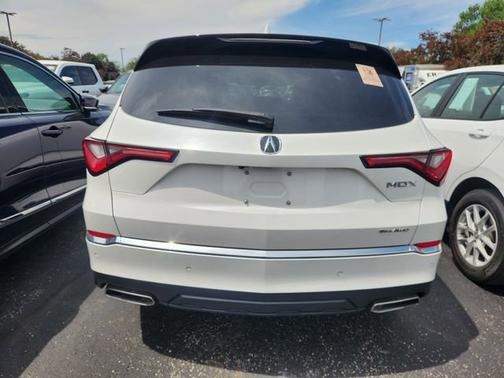 White 2024 Acura MDX w/Advance Package