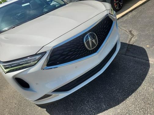 White 2024 Acura MDX w/Advance Package