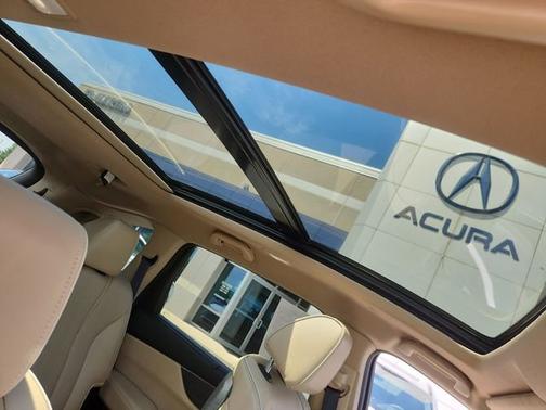 White 2024 Acura MDX w/Advance Package