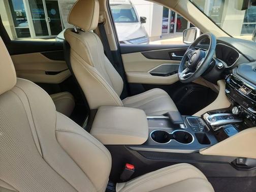 White 2024 Acura MDX w/Advance Package