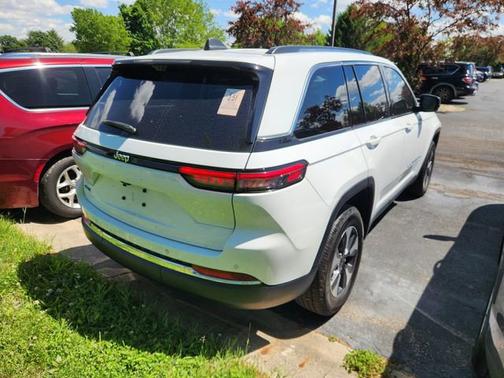 Bright White Clearcoat 2022 Jeep Grand Cherokee 4xe 4xe