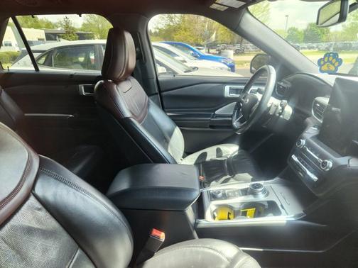 White Metallic 2020 Ford Explorer Platinum