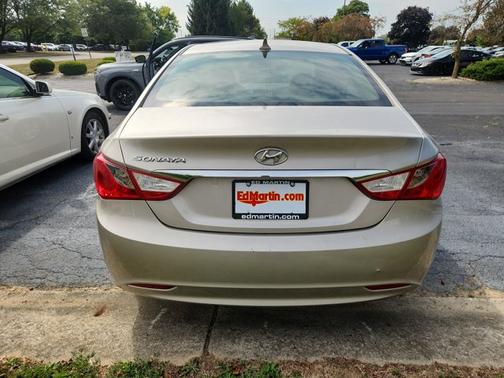 2011 Hyundai SONATA GLS