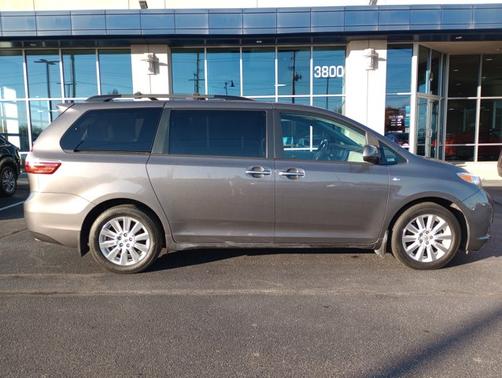 2017 Toyota Sienna XLE Premium