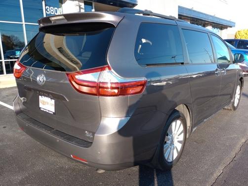 2017 Toyota Sienna XLE Premium