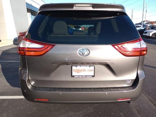 2017 Toyota Sienna XLE Premium