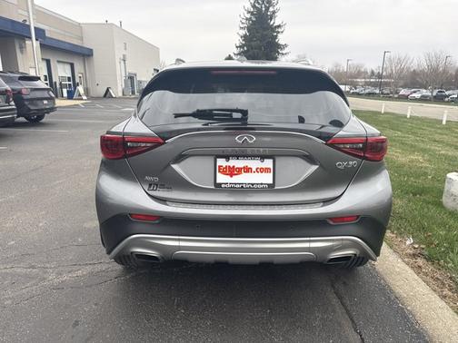 2018 INFINITI QX30 ESSENTIAL