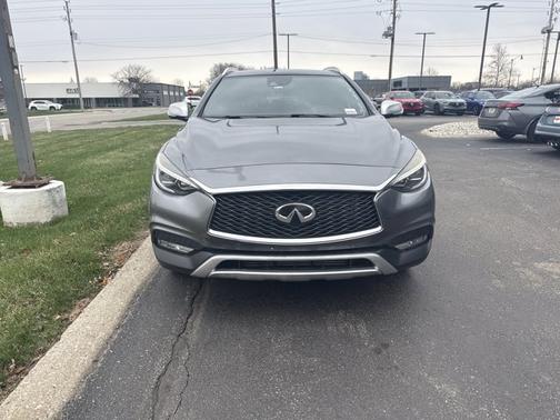 2018 INFINITI QX30 ESSENTIAL