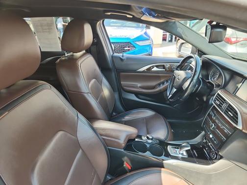 2018 INFINITI QX30 ESSENTIAL