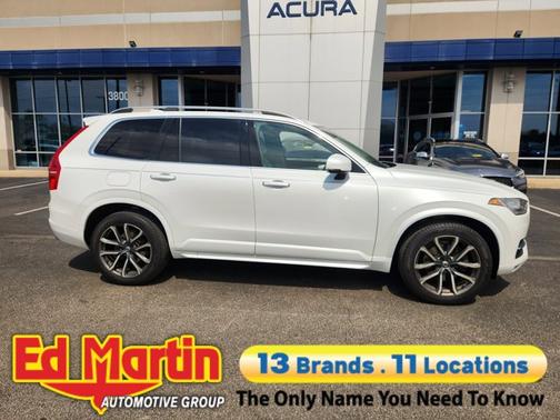 White 2016 Volvo XC90 T6 Momentum