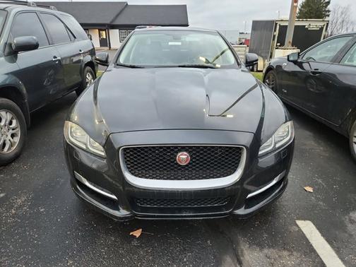 2016 Jaguar XJ R-Sport
