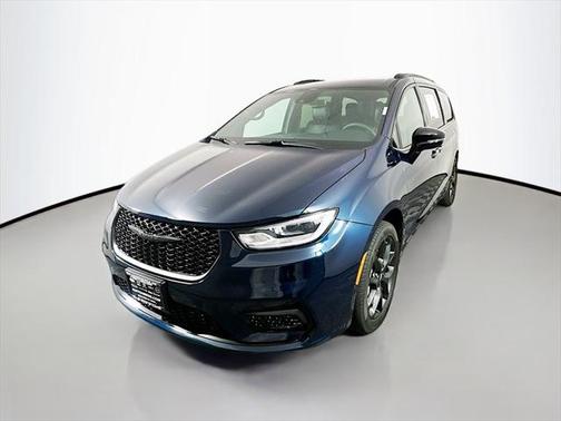 2024 Chrysler Pacifica Touring L AWD