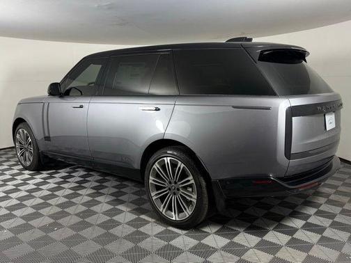 2025 Land Rover Range Rover P530 SE 7 Seat