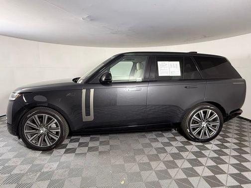 2023 Land Rover Range Rover P400 SE