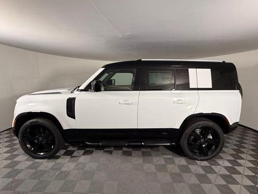 2025 Land Rover Defender 110 P400 X-Dynamic SE